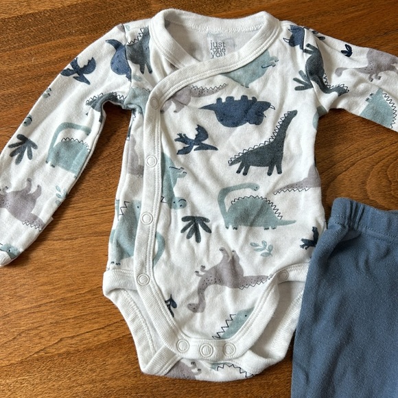 Carter's 2 piece set - Picture 2 of 9